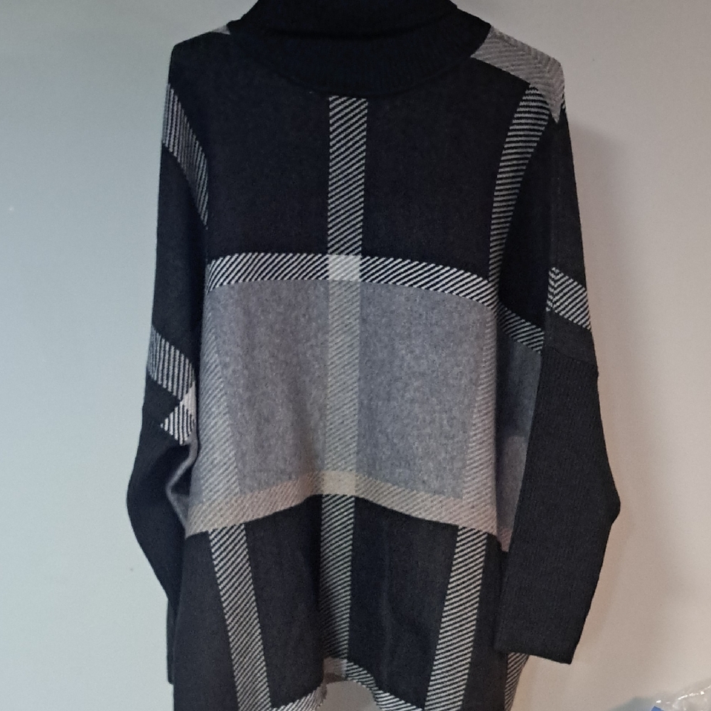 Joseph A Black and Gray Plaid Turtleneck Sweater